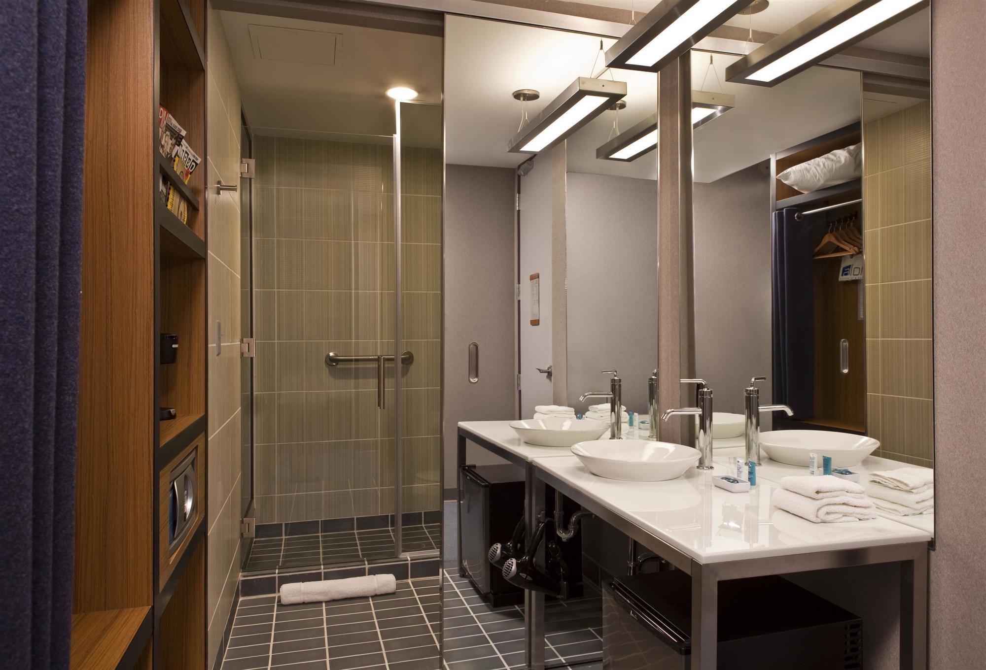 Aloft Birmingham Soho Square Hotel Homewood Room photo