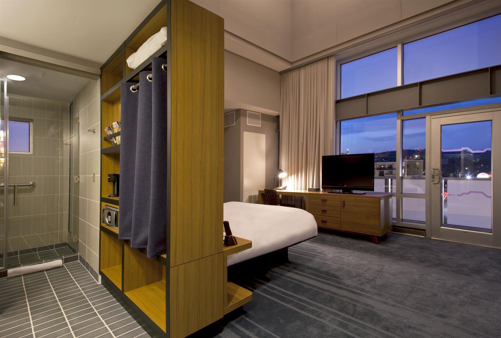 Aloft Birmingham Soho Square Hotel Homewood Room photo